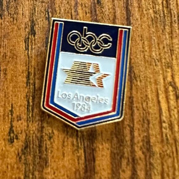 Vintage 1984 Los Angeles Olympics Pin – ABC Logo Olympic Games Collectible Badge - Picture 3 of 5